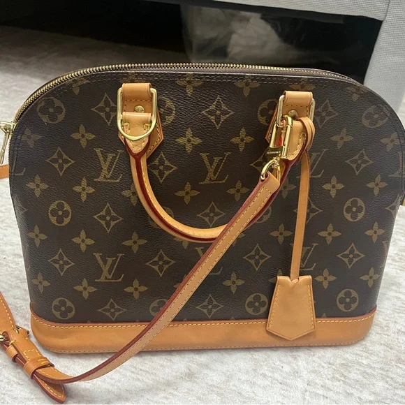 Louis Vuitton Brown and Tan Shoulder Bag with Monogram Canvas - Picture 4 of 4